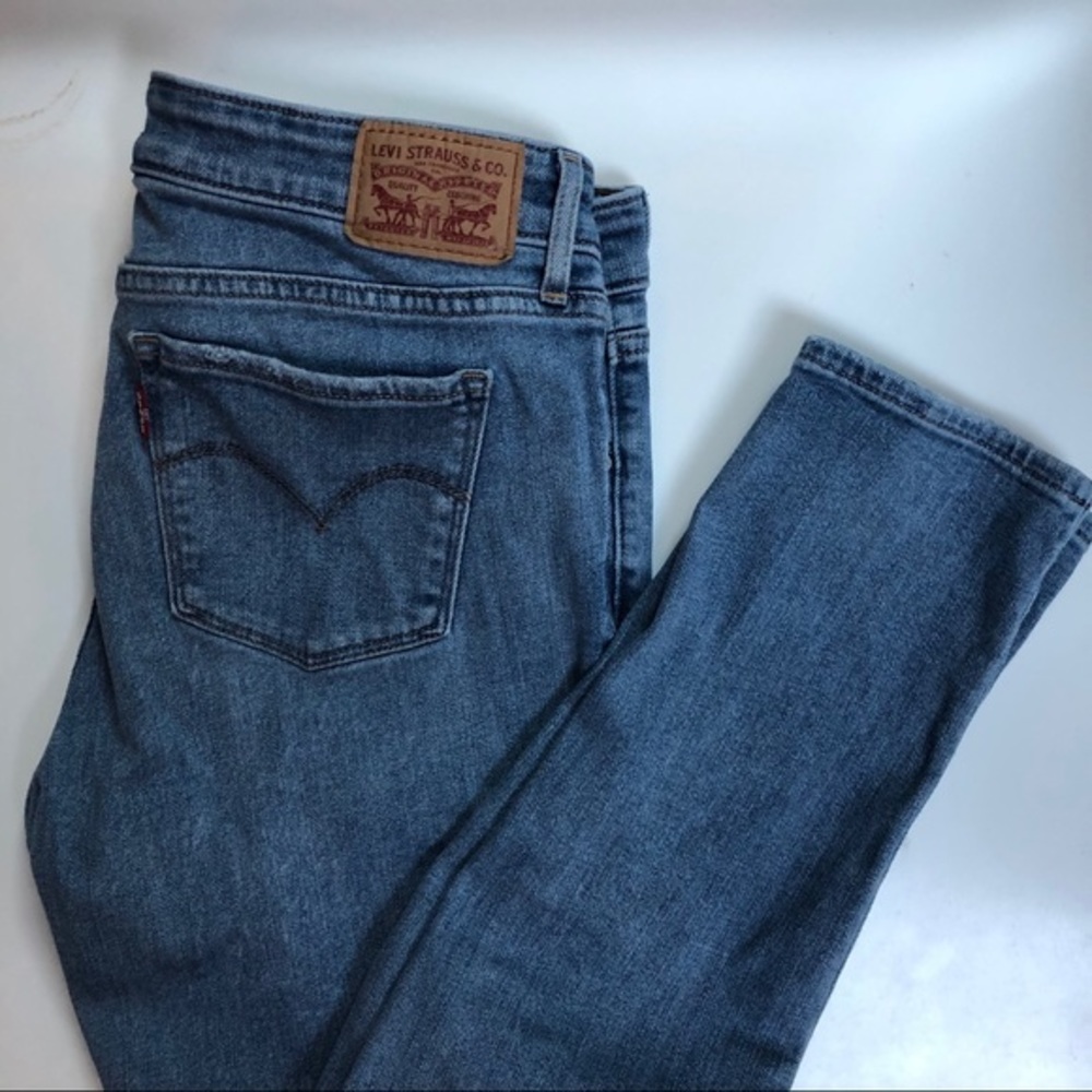 Levi’s 711 Skinny Med Wash Distressed Skinnies